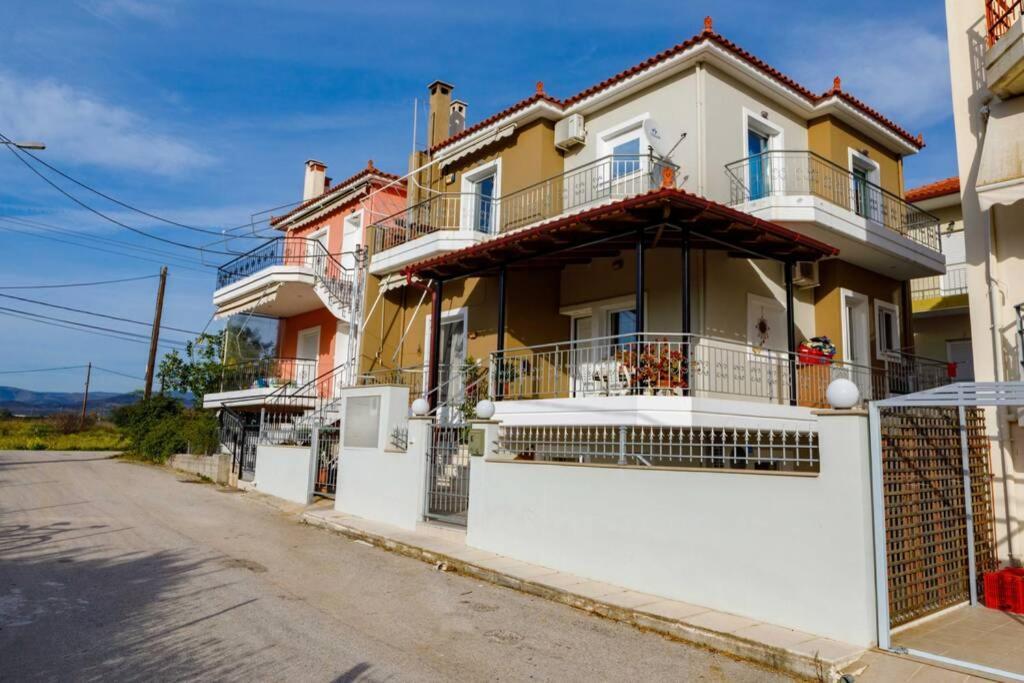 Jilda S Apartment With Private Garden! Nafplio Exterior photo